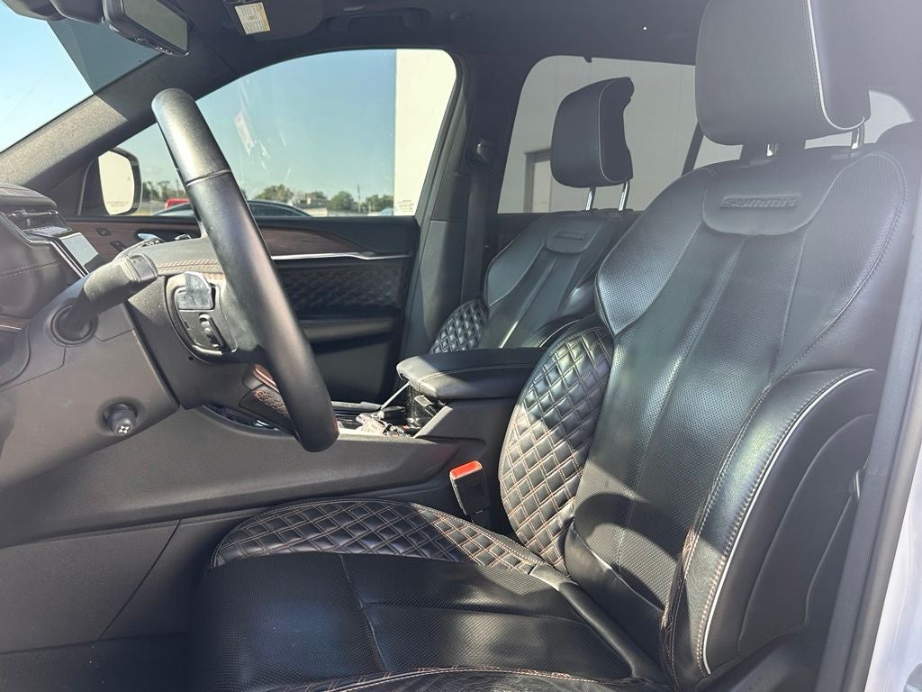 2022 Jeep Grand Cherokee Summit