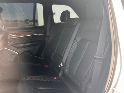 2022 Jeep Grand Cherokee Summit
