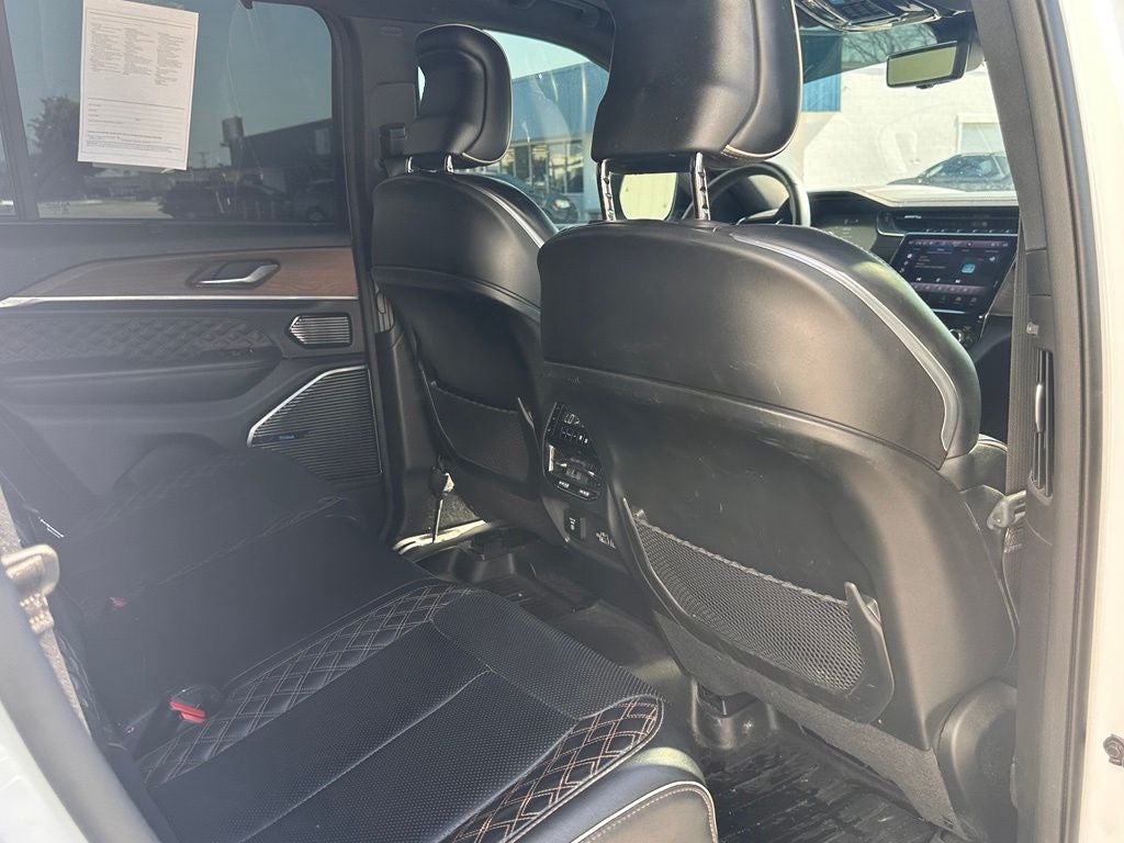 2022 Jeep Grand Cherokee Summit