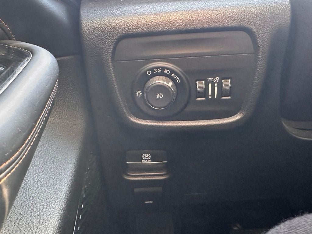 2022 Jeep Grand Cherokee Summit