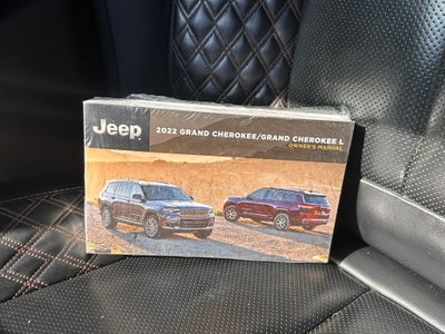 2022 Jeep Grand Cherokee Summit