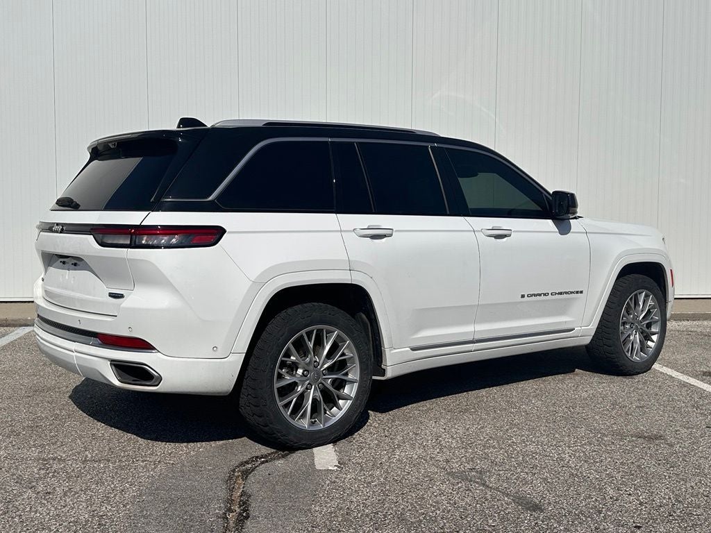 2022 Jeep Grand Cherokee Summit