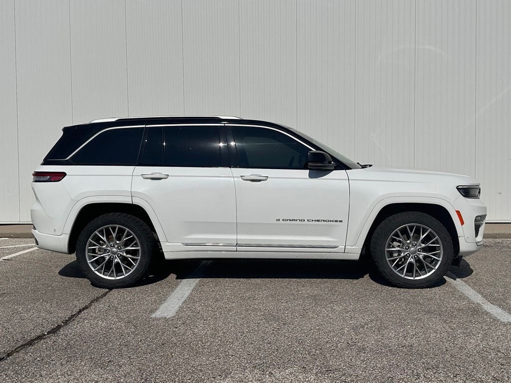 2022 Jeep Grand Cherokee Summit