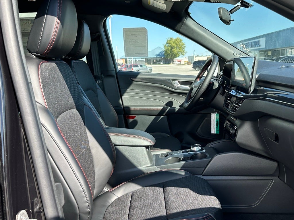 2026 Ford Escape Hybrid ST-Line Select