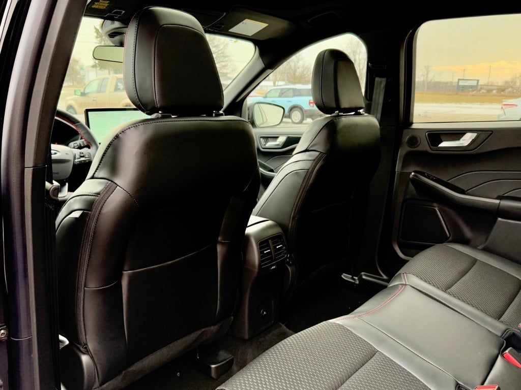 2025 Ford Escape Hybrid ST-Line Select