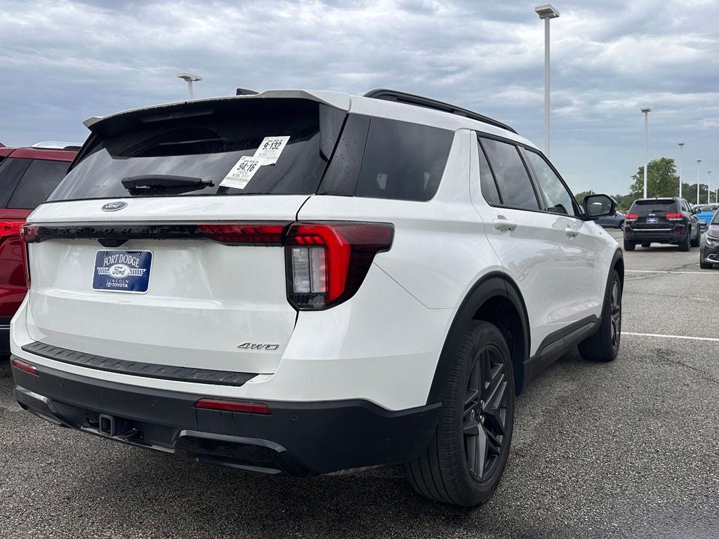 2025 Ford Explorer ST-Line