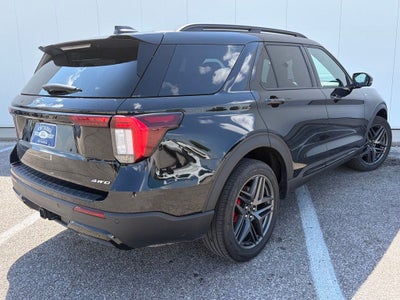 2025 Ford Explorer ST-Line