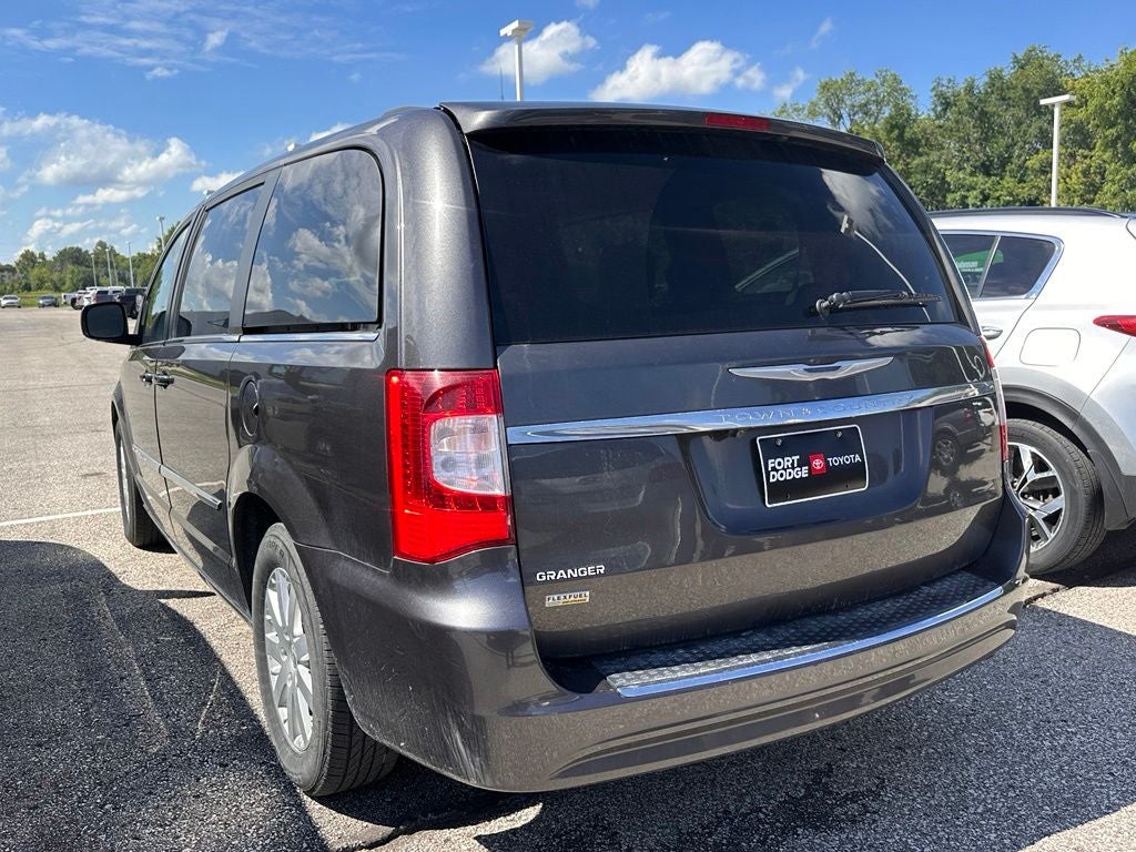 2015 Chrysler Town & Country Touring
