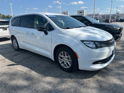 2024 Chrysler Voyager LX