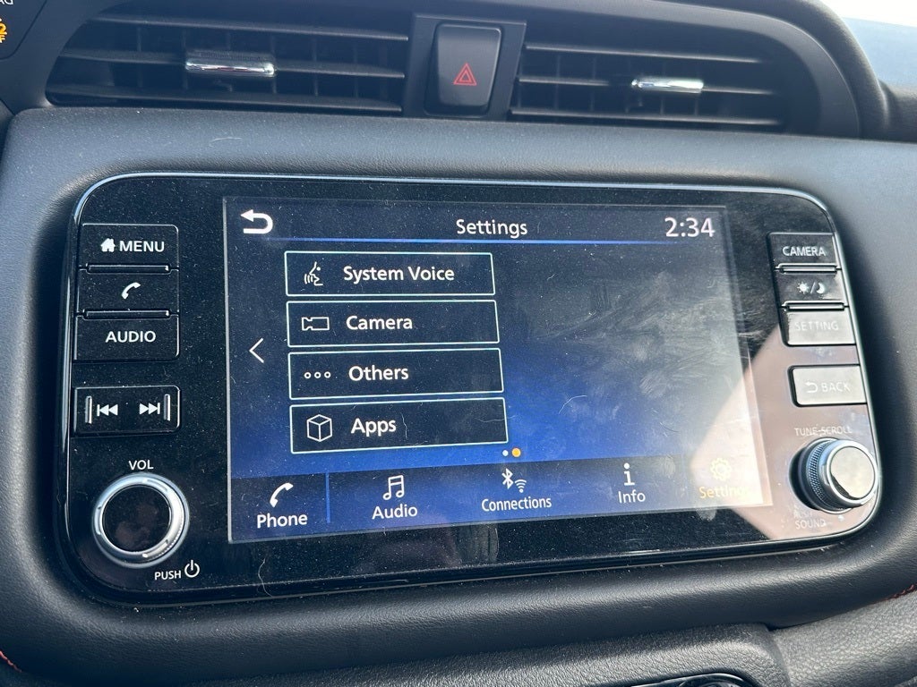 2021 Nissan Kicks SR