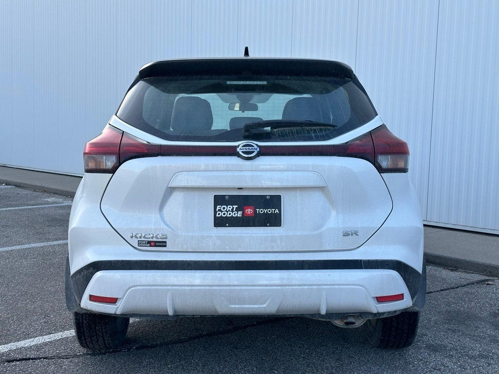 2021 Nissan Kicks SR