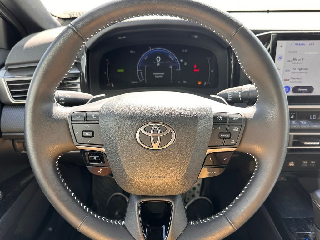 2025 Toyota Camry SE Hybrid