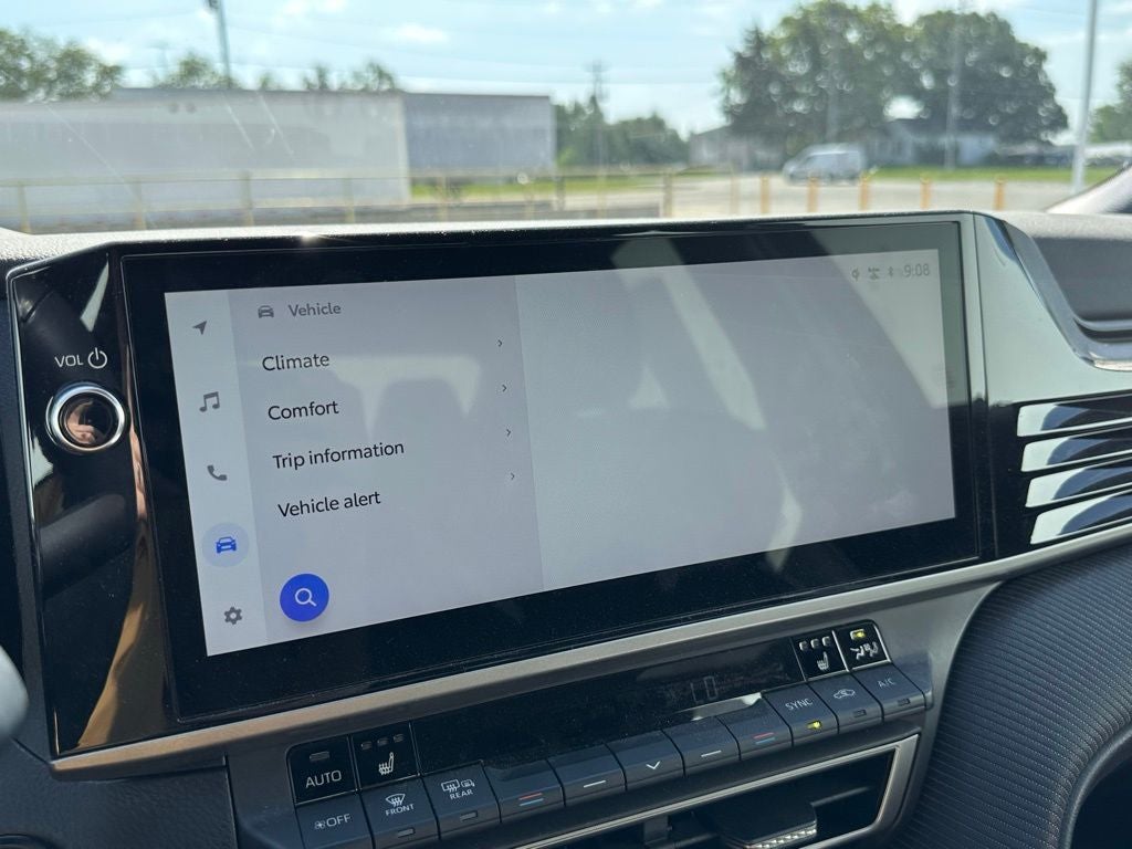 2025 Toyota Camry SE Hybrid