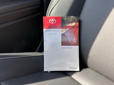 2025 Toyota Camry SE Hybrid