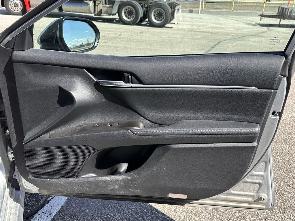 2023 Toyota Camry Hybrid XLE