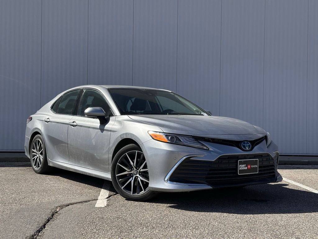 2023 Toyota Camry Hybrid XLE