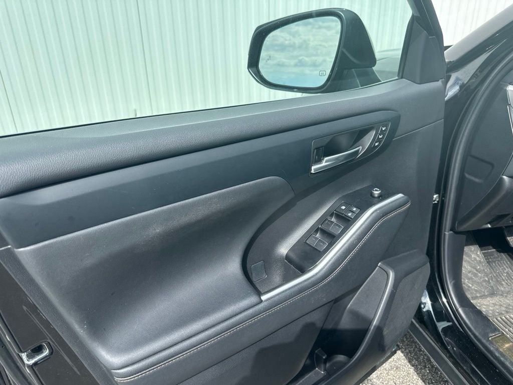 2023 Toyota Highlander Hybrid Bronze Edition