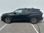 2023 Toyota Highlander Hybrid Bronze Edition