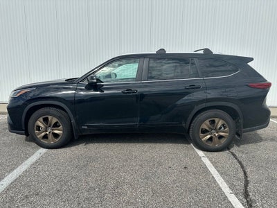 2023 Toyota Highlander Hybrid Bronze Edition