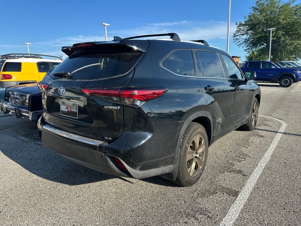 2023 Toyota Highlander Hybrid Bronze Edition