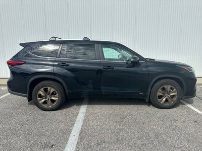2023 Toyota Highlander Hybrid Bronze Edition