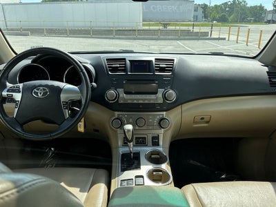 2011 Toyota Highlander SE