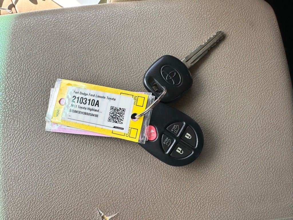 2011 Toyota Highlander SE
