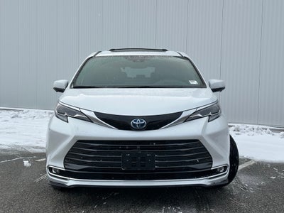 2025 Toyota Sienna Platinum Hybrid 7 Passenger