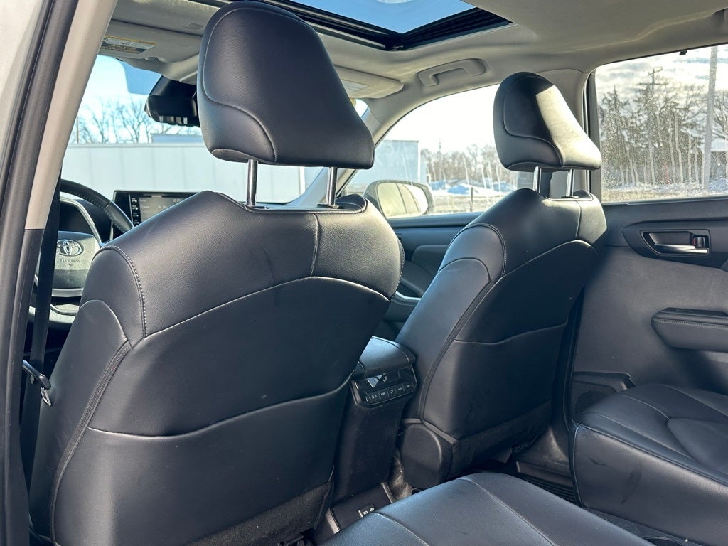 2022 Toyota Highlander Hybrid XLE