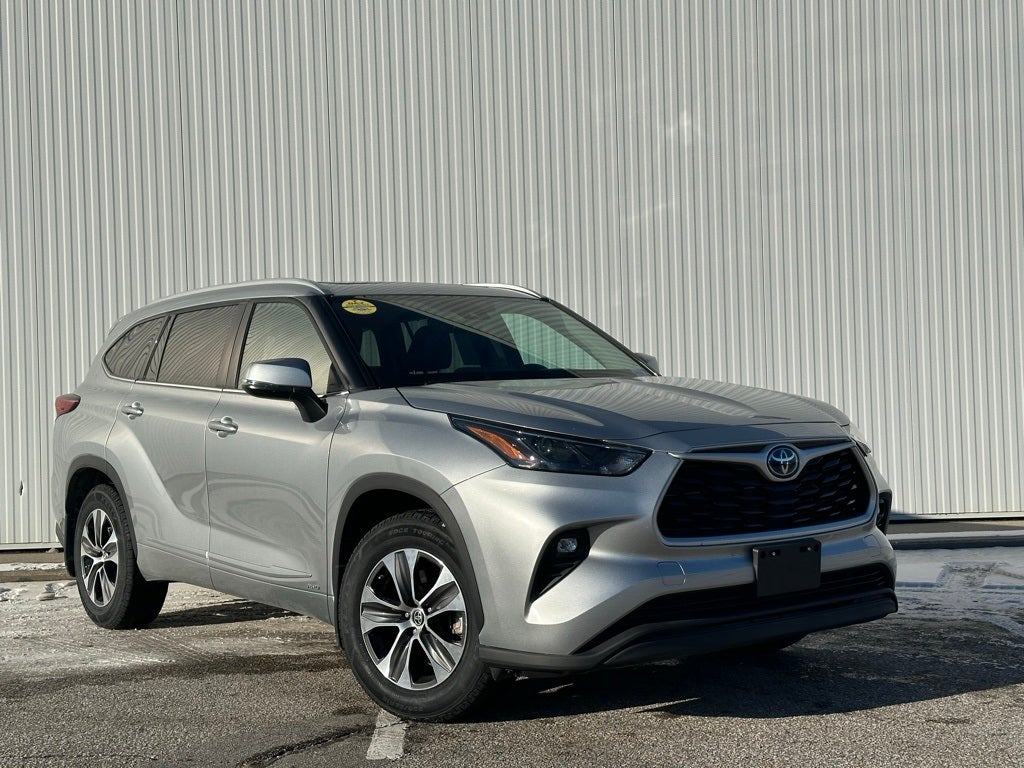 2022 Toyota Highlander Hybrid XLE