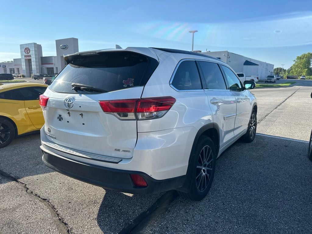 2017 Toyota Highlander SE