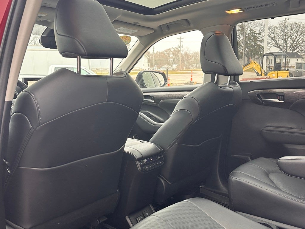 2023 Toyota Highlander Platinum