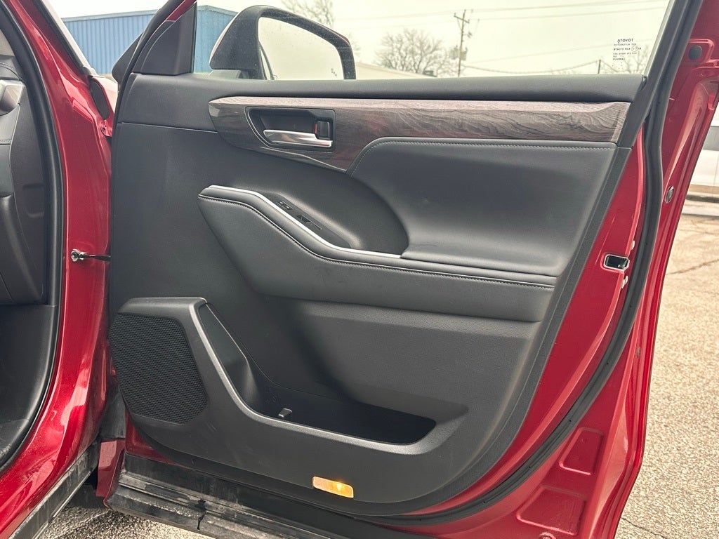 2023 Toyota Highlander Platinum