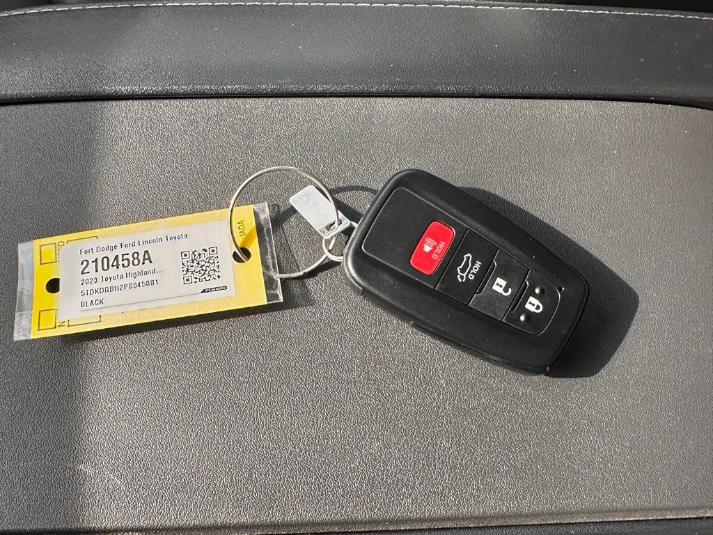2023 Toyota Highlander XLE