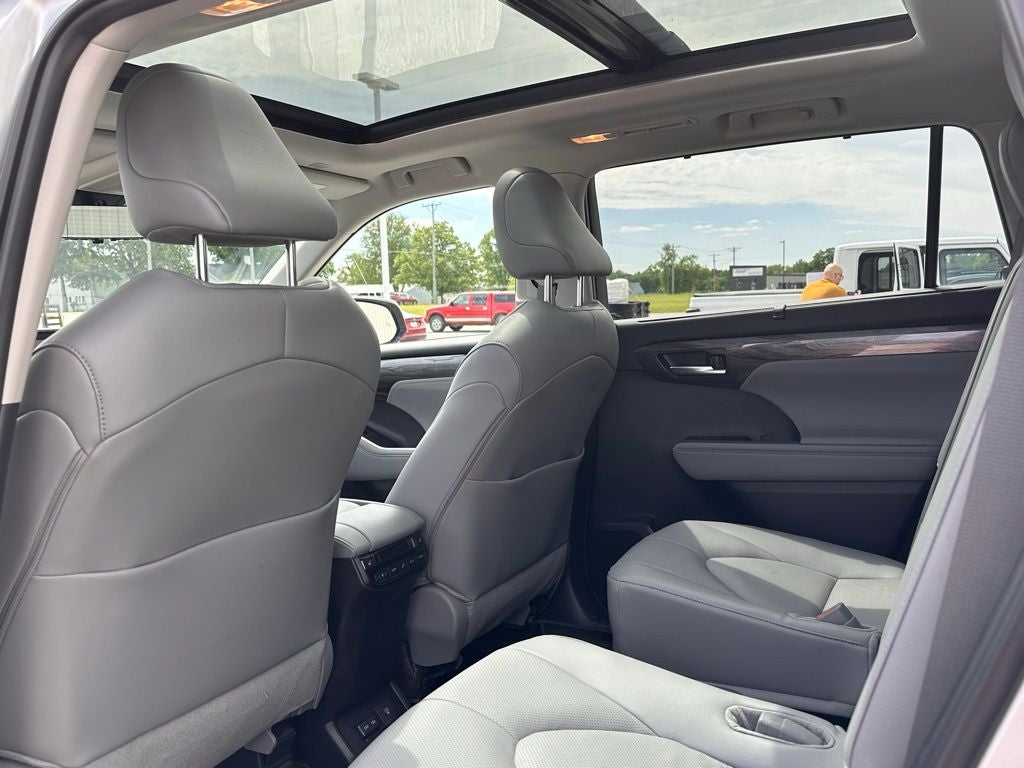 2024 Toyota Highlander Platinum