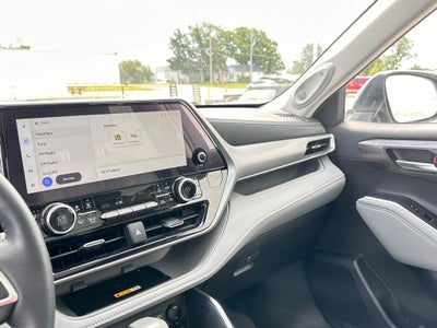 2024 Toyota Highlander Platinum
