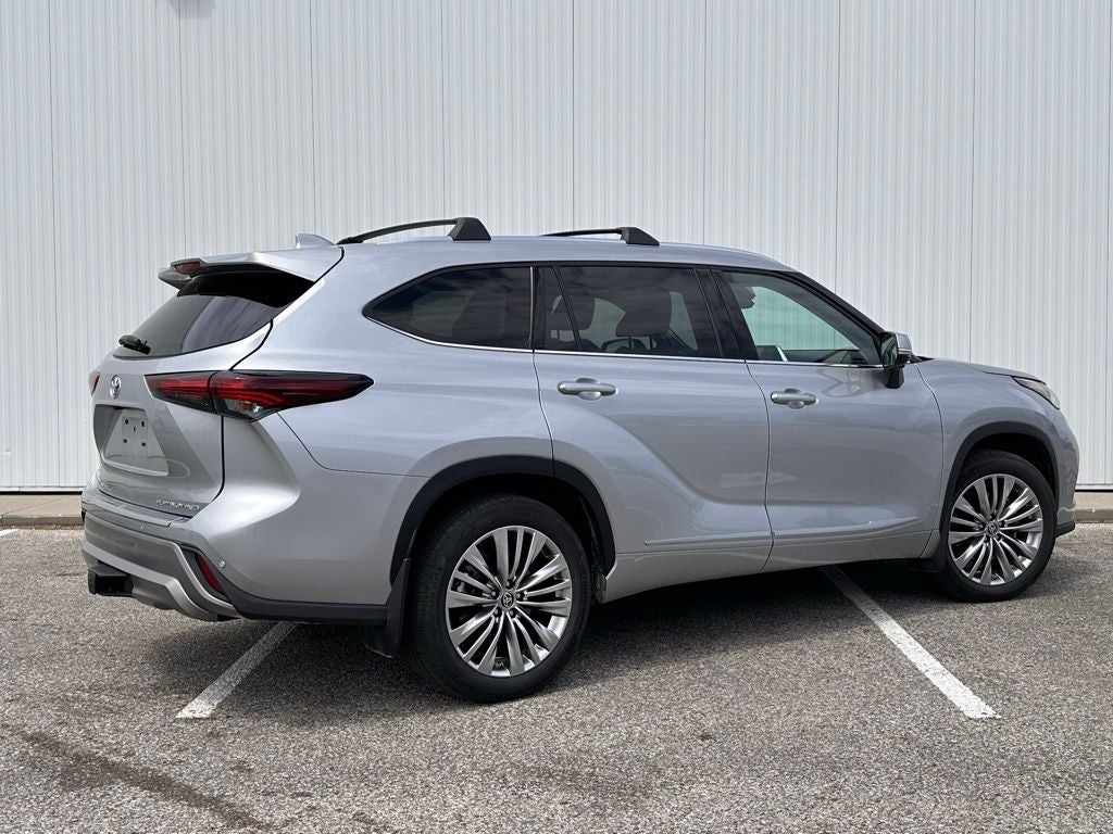2024 Toyota Highlander Platinum