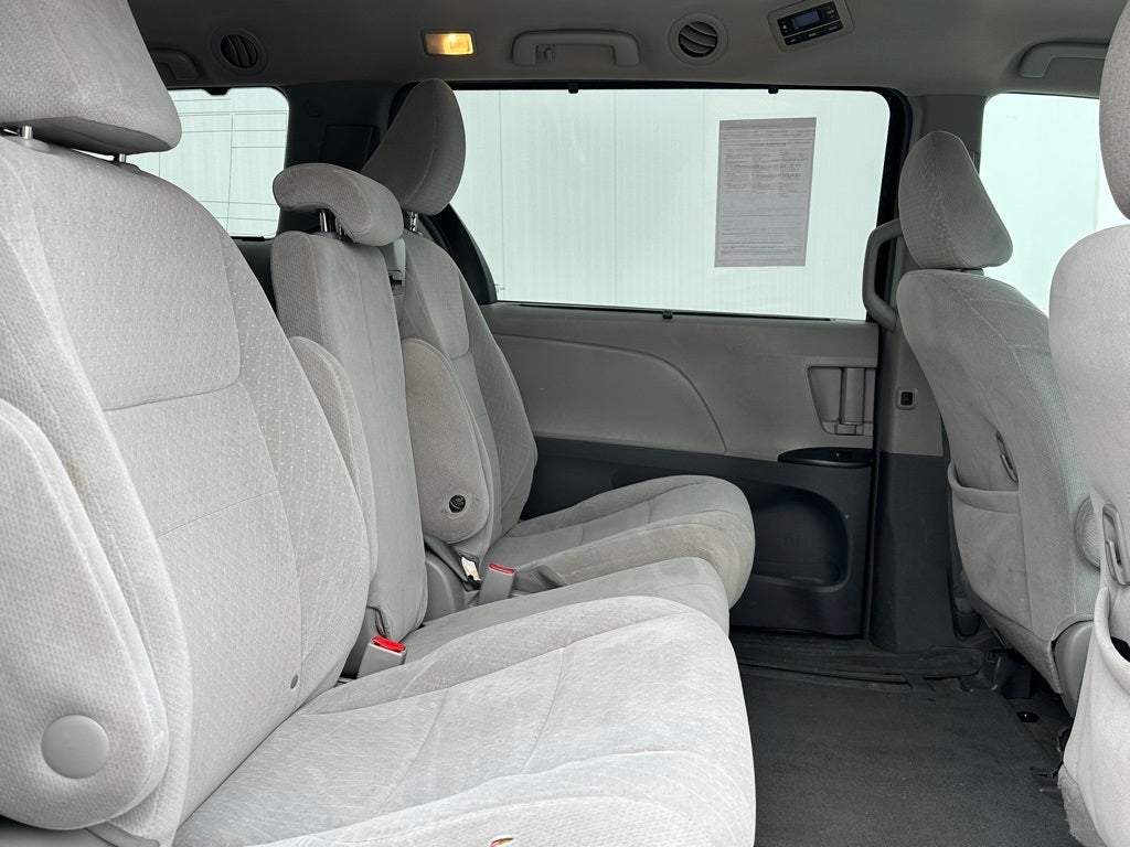 2015 Toyota Sienna LE 7 Passenger