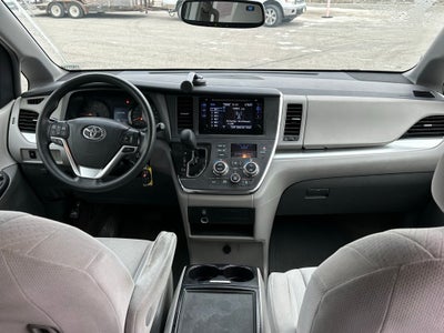 2015 Toyota Sienna LE 7 Passenger