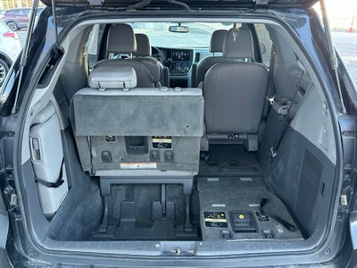 2015 Toyota Sienna XLE 8 Passenger