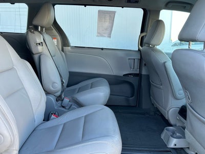 2015 Toyota Sienna XLE 8 Passenger