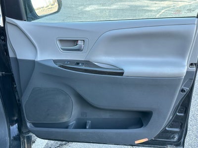 2015 Toyota Sienna XLE 8 Passenger