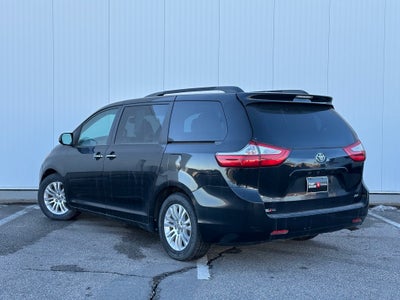 2015 Toyota Sienna XLE 8 Passenger