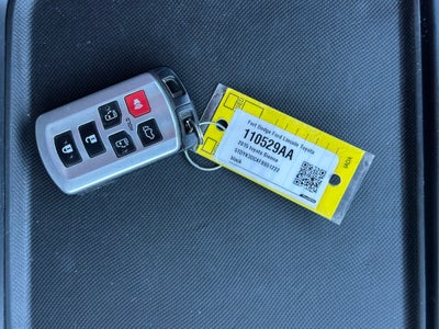 2015 Toyota Sienna XLE 8 Passenger