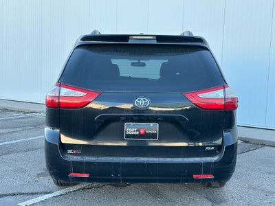 2015 Toyota Sienna XLE 8 Passenger