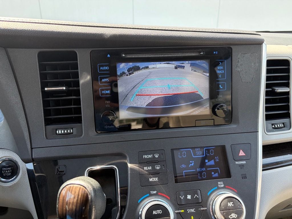 2015 Toyota Sienna XLE 8 Passenger