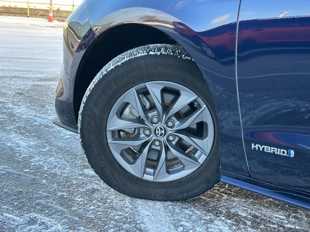 2021 Toyota Sienna XLE