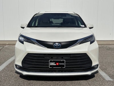 2021 Toyota Sienna XLE 7 Passenger