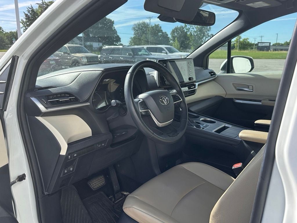 2021 Toyota Sienna XLE 7 Passenger