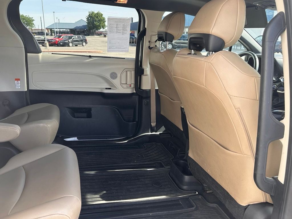 2021 Toyota Sienna XLE 7 Passenger